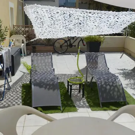 Vue Port Terrasse 45m2 150 M De La 40 M2 4 Personnes דירה אגדה